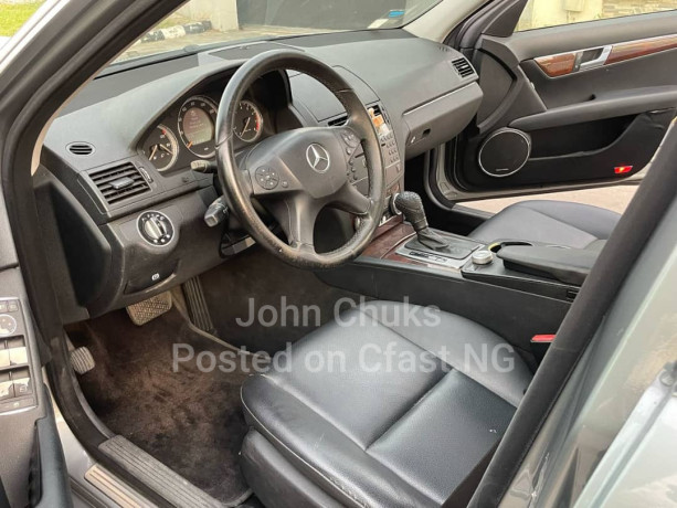 mercedes-benz-c300-2009-model-big-4