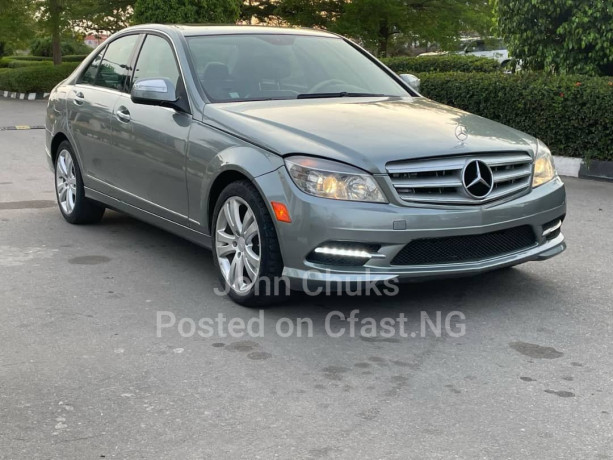 mercedes-benz-c300-2009-model-big-3
