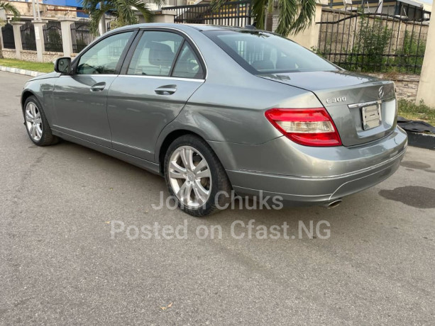 mercedes-benz-c300-2009-model-big-2