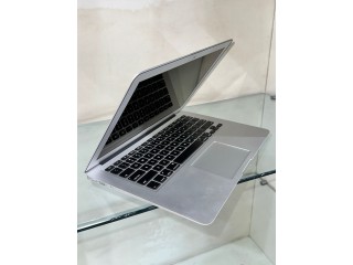 UK USED APPLE MACBOOK AIR 2017,CORE i5, 8GB/256GB